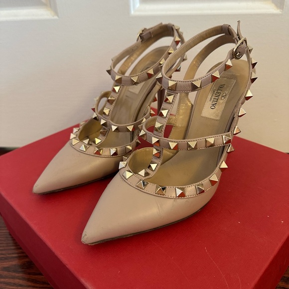 VALENTINO GARAVANI
Beige Rockstud Ankle Strap Heels - Picture 3 of 7